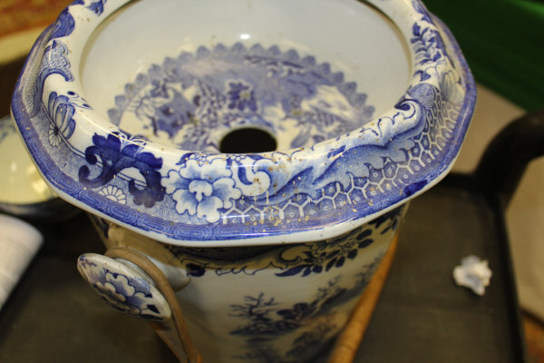 A Mason's ironstone Willow pattern slop pail, - Image 3 of 46