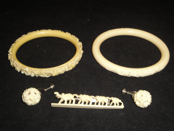 A collection of jewellery comprising an early 20th Century carved ivory bangle, - Image 2 of 2