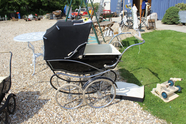 A 1961 Silver Cross York model pram together with a painted childs high seat CONDITION - Image 4 of 19