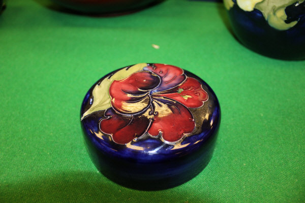 A 20th Century Moorcroft ginger jar of ovoid form decorated with pansies on a cobalt blue ground, - Image 9 of 15