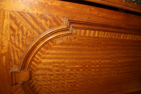 A circa 1900 satinwood cabinet, - Image 9 of 20