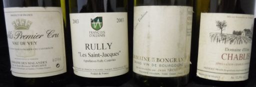 A collection of 12 bottles of assorted white wines to include Pouilly-Fumé Les Pierres Blanches