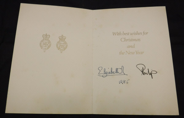 A collection of three Christmas cards from Her Majesty the Queen and Prince Philip dated 1986, - Bild 6 aus 6