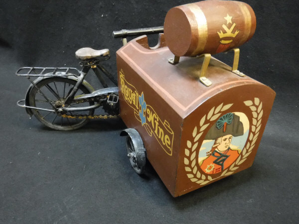 A model tricycle and a model wine delivery bicycle unit with wine holder inscribed "Royal Wine" and - Image 4 of 6