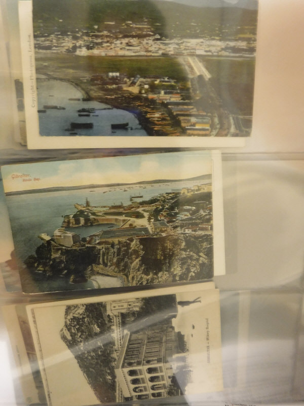 A box of assorted postcard albums containing various topographical photos of various ages to - Bild 4 aus 5