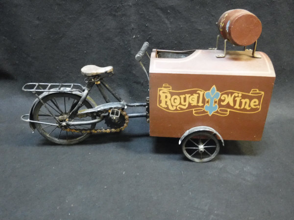 A model tricycle and a model wine delivery bicycle unit with wine holder inscribed "Royal Wine" and - Image 2 of 6