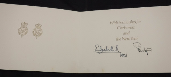 A collection of three Christmas cards from Her Majesty the Queen and Prince Philip dated 1986, - Bild 4 aus 6