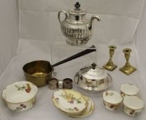 A box of metal wares to include three silver napkin rings, brass saucepan, copper watering can,