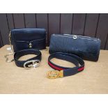 A Gucci handbag with chain in navy blue leather,