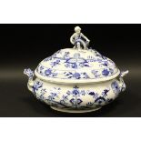 A 19th Century Meissen "Onion" pattern blue and white tureen and cover,