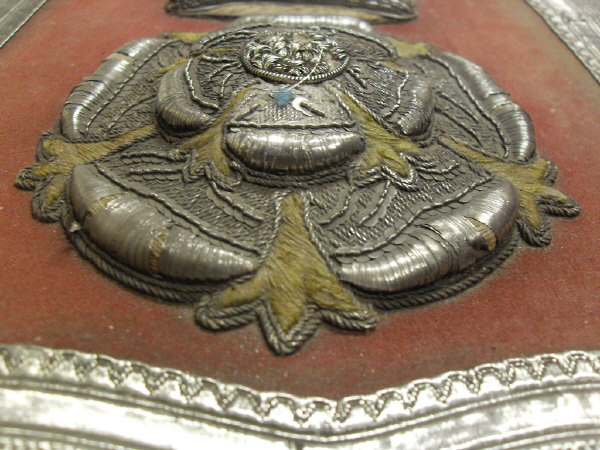 A Victorian red leather covered lidded box or case, - Image 3 of 20
