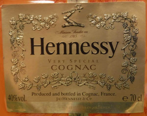 One bottle Hennessy Very Special Cognac, gift-wrapped, - Image 2 of 6