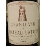 One bottle Grand Vin de Chateau Latour Premiere Grand Cru Classé Pauillac 1988 CONDITION