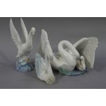 A Nao swan and cygnet, 22cm high,