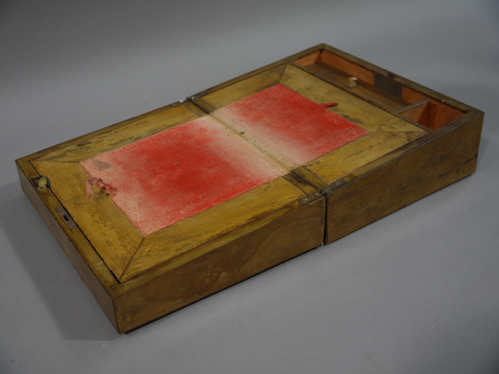 A Victorian walnut writing slope together with a rosewood box - Image 2 of 4
