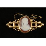 A Victorian hardstone cameo brooch, in 15ct gold,