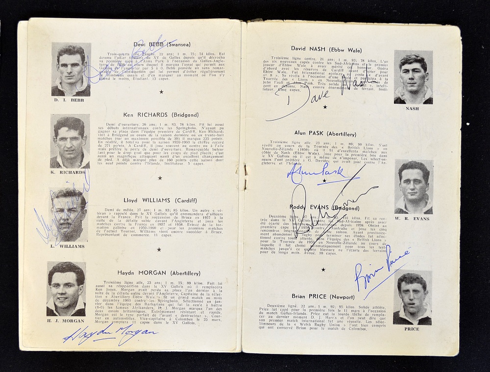 1961 France v Wales signed rugby programme - played on March 25 in Paris signed by 14 members of the - Image 3 of 3