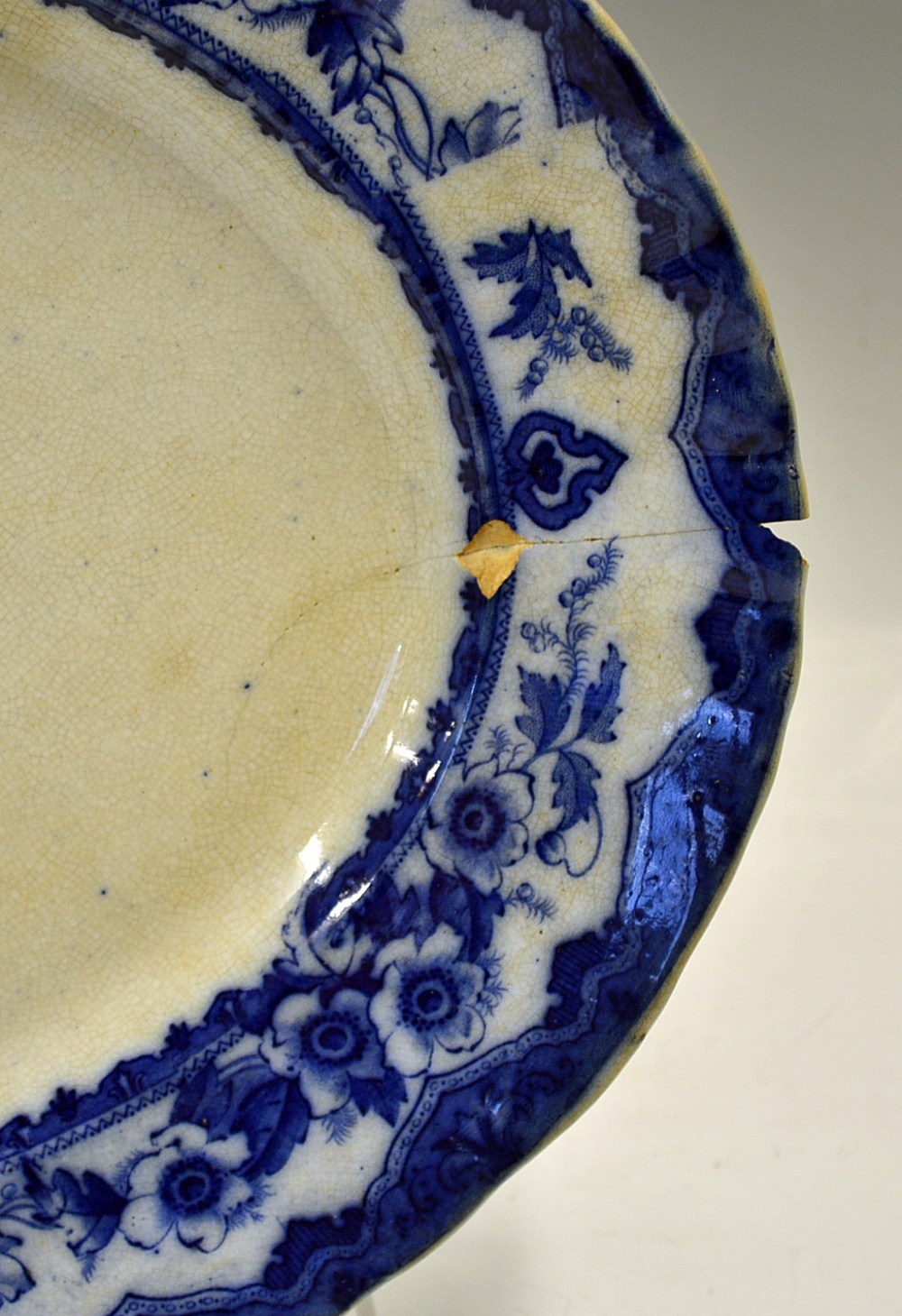 Pair of Victorian Blue and White Plates large oval shaped with floral border design measuring 43 x - Image 3 of 5