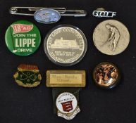 An interesting collection of assorted collectible golf pins and medals - to include "1992 Golf