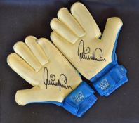Paul Robinson Signed Match Worn Goalkeeper Gloves a pair of blue and white Nike gloves, with '1