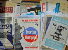Selection of football programmes to include 1948/49 Chelsea v Sunderland, 1956/57 Bolton Wanderers v