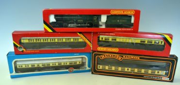 00 Gauge Hornby, Mainline and Airfix selection coaches to include Great Western Livery, King