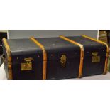 Large Steamer/Railway Trunk with wooden strip to the exterior, a rounded trunk, measures 94x53x32,