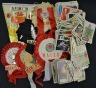 Mixed lot comprising Manchester United car pennant plus rosettes for 1968 European Cup Final, 1977