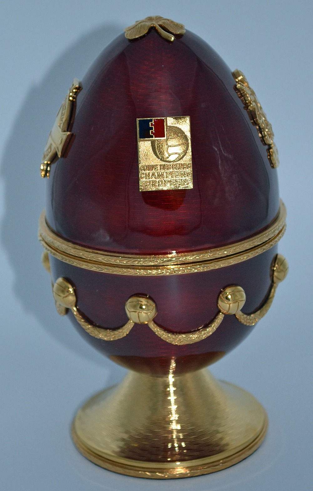 A Truly Stunning George Best Limited Edition Fabergé Egg - created by Sarah Fabergé limited - Image 8 of 8