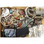 SELECTION OF COSTUME JEWELLERY including a silver mounted mother of pearl suite of jewellery,
