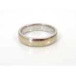 GENTLEMAN'S EIGHTEEN CARAT GOLD WEDDING BAND approximately 9.