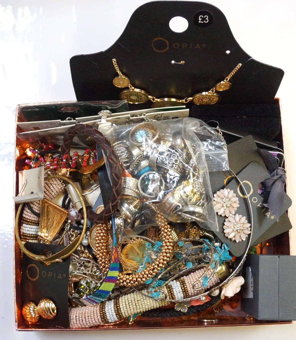 SELECTION OF COSTUME JEWELLERY including silver and other rings, bangles, bracelets, pendants,