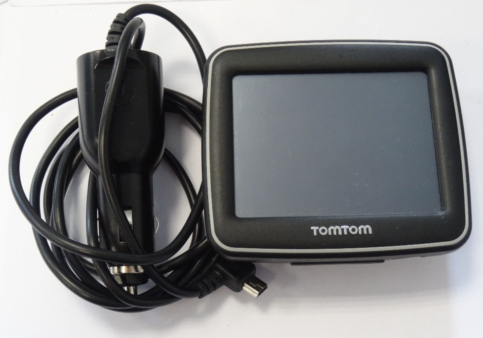 TOMTOM START SATNAV With suction attachment and car charging cable.