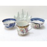 TWO 19th CENTURY CHINESE PORCELAIN TEA BOWLS one with handpainted figural panels,