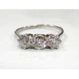 DIAMOND THREE STONE RING the diamonds totalling approximately 0.