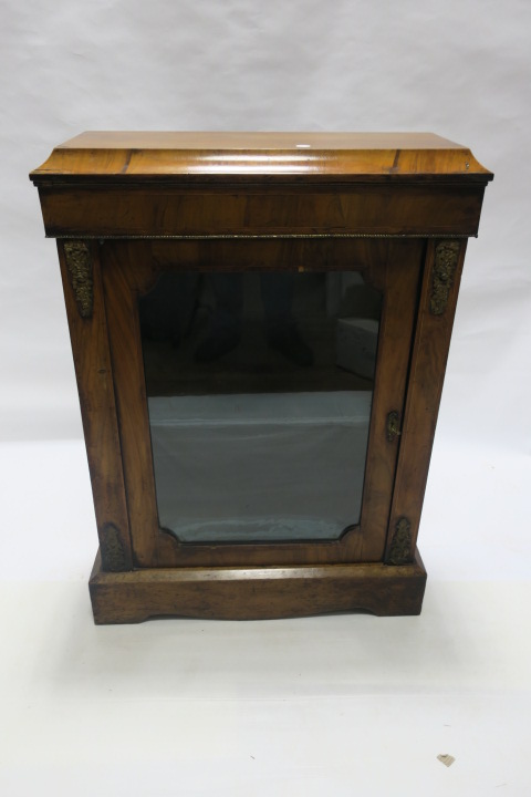 A VICTORIAN WALNUT AND GILT BRASS MOUNTED DISPLAY CABINET,