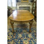 A VERY FINE 19th CENTURY FIGURED MAHOGANY DINING ROOM TABLE,