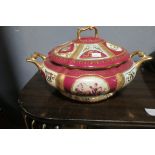 A CONTINENTAL PORCELAIN LIDDED DISH,