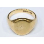 An 18ct gold signet ring, 9.43g