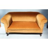 An Edwardian drop-end sofa, with gold velvet upholstery and raised on cabriole front supports. 152cm