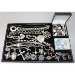 A good quantity of modern silver jewellery including Joseph Esposito, Suarti and other designers,