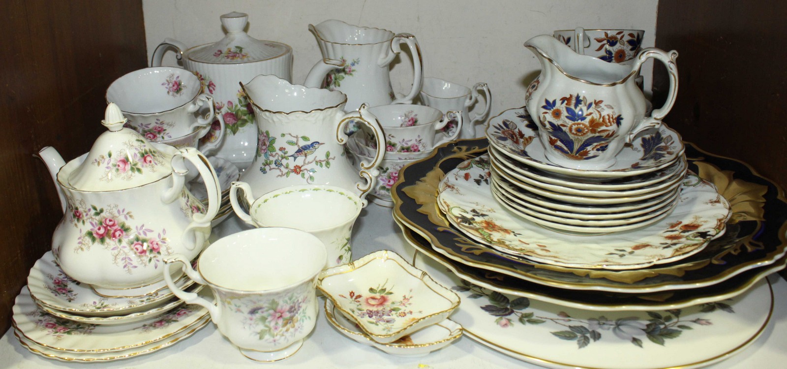 SECTION 5. A number of Royal Albert 'Serenity' and 'Michaelmas Daisy' pattern tea wares etc.