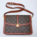 Louis Vuitton 'Monogram' pattern leather handbag with caramel leather trim and gold clasp, 20cm x