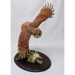 A Country Artists figure of an owl in flight, 'Graceful Flight' limited edition piece number 580/950