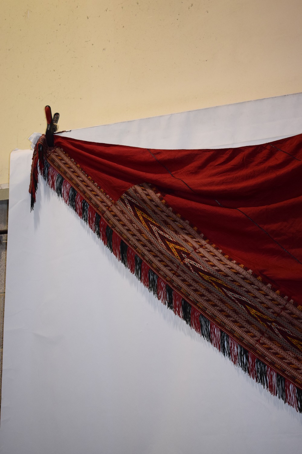 Turkmen red silk triangular shawl, Turkmenistan, early 20th century, 57in. x 105in. 145cm. x - Image 5 of 8