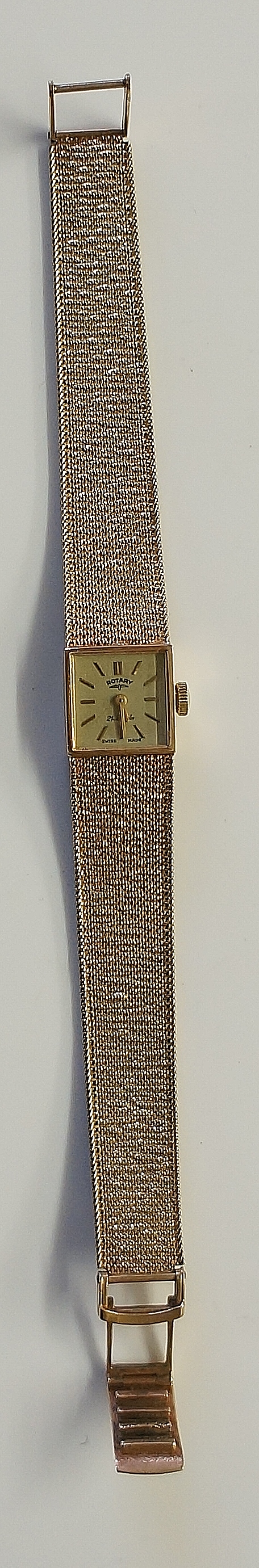 A 9ct gold cased ladies wristwatch by Ro