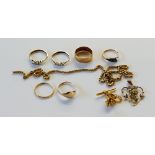 A selection of mostly gold items to incl
