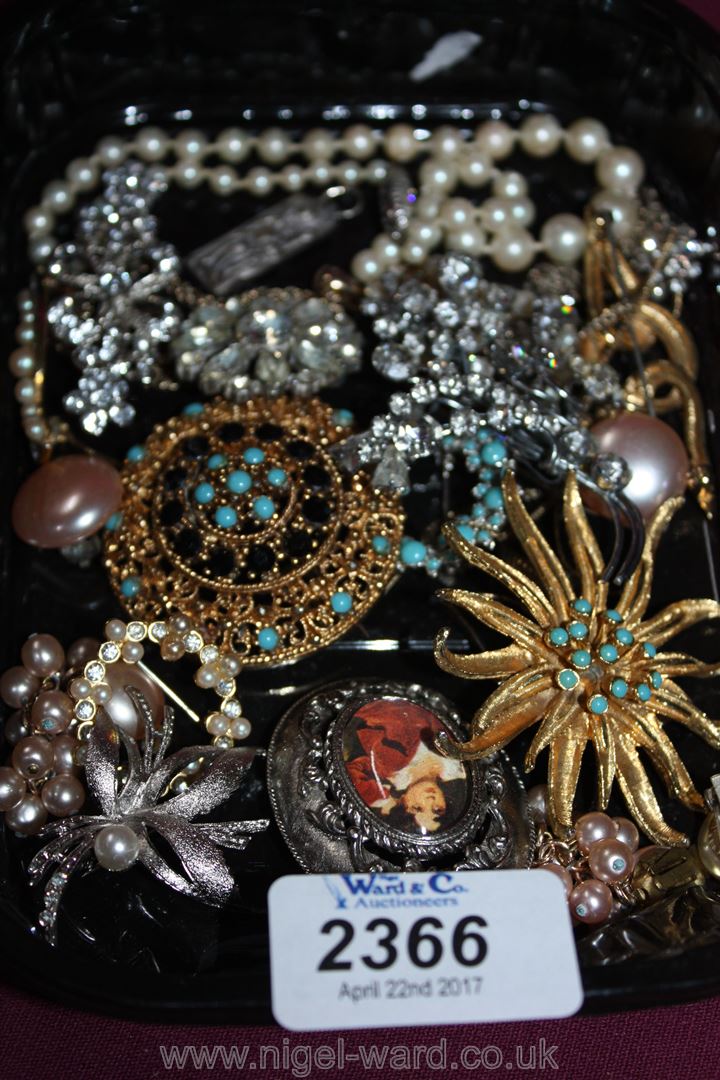 Miscellaneous Costume Brooches, Earrings,