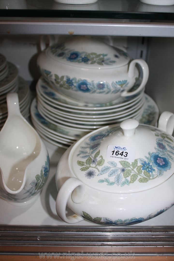 A Wedgwood 'Clementine' pattern part Dinner Service including two lidded vegetable dishes,