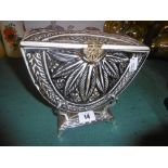 LIDDED DECORATIVE BOX ON STAND